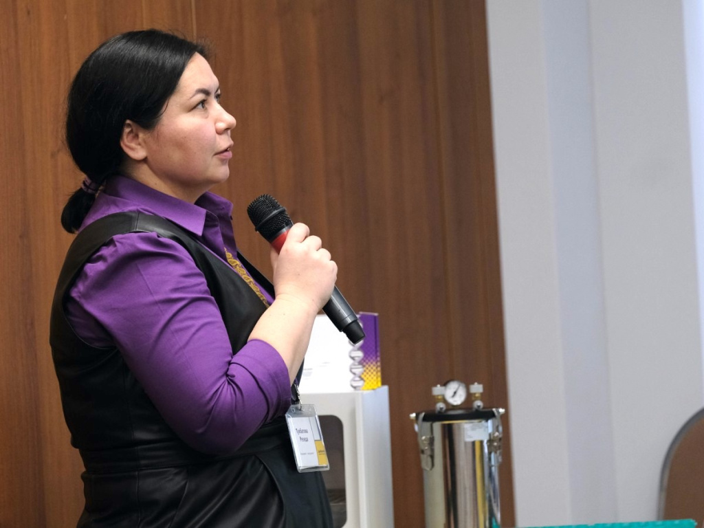 Подробно были рассмотрены современные инструменты, предназначенные для идентификации микроорганизмов, в числе которых были такие анализаторы, как ErbaScan, Multiskan FC и BD Phoenix M50