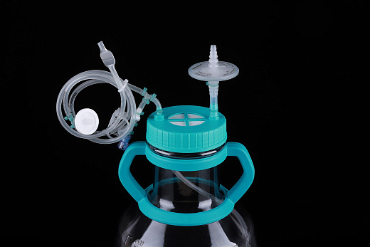 Мультифункциональная крышка жидкого трансфера для колб Эрленмейера, вент. крышка, стерильная, 1 шт./уп., 4 уп./кор.